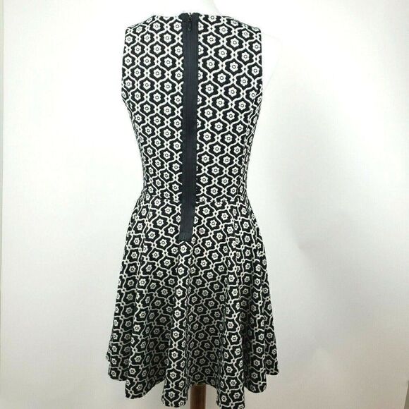 Cynthia Rowley Black White Dress Sleeveless sz S Stretch Skater Dress Fit Flare - Picture 4 of 6